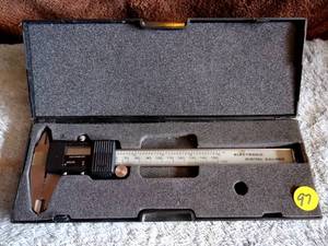 lot 97 image: ELECTRONIC DIGITAL CALIPER WITH CASE - $$$