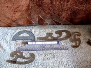 lot 103 image: ASSORTMENT OF DRAWING ANGLES AND CURVES