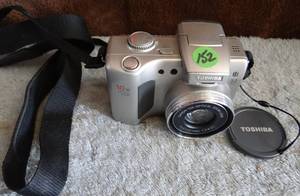 lot 152 image: Toshiba PDR M700 3.2MP Digital Camera