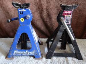 lot 172 image: JACK STANDS - 1 2 TON, 1 2 14 TON