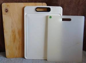 lot 182 image: LOT OF 3 CUTTING BOARD