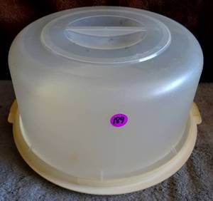 lot 189 image: NICE CAKE PAN & LID