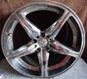 lot 234 image: PAIR OF 20 INCH MERCEDES FACTORY RIMS (X 2) $$$$