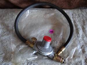 lot 249 image: GLOBAL LP GAS REGULATOR - NEW IN OPEN PACKAGE
