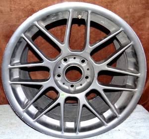 lot 251 image: PAIR OF ALUMINUM 19 INCH WHEELS (X2)
