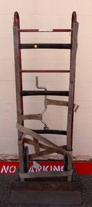 lot 253 image: WESCO HEAVY DUTY APPLIANCE DOLLY WITH SAFTEY STRAP
