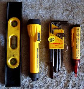 lot 280 image: ASSORTED LOT OF YELLOW TOOLS