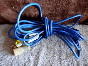 lot 286 image: 25 FOOT BLUE 3 PRONG EXTENSION CORD