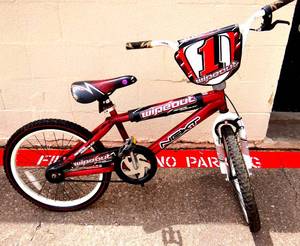 lot 297 image: BOYS BMX STYLE WIPEOUT AERIAL ASSAULT BICYCLE