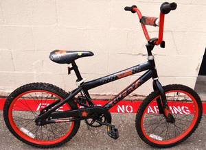 lot 298 image: BOYS HUFFY BMX STYLE BICYCLE - CHAIN OFF (SEE PIC 3)