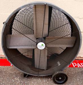 lot 299 image: VENTIMATIC PORTABLE AIR CIRCULATOR - LARGE 34  - WORKS GREAT