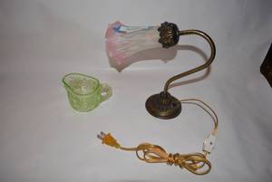 lot 70 image: Uranium Dish and Pink and White Lily Glass Desk Lamp labeled Andrea by Sadek