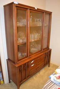lot 53 image: Vintage China Hutch, Contents not included