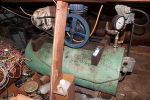 lot 469 image: Air compressor  maker unknown