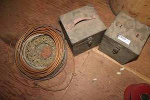 lot 487 image: Copper tubing and electrical parts