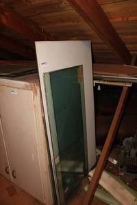 lot 481 image: Large lot of glass and plexi multiple sizes Preview reccommended in Attic needs taken down