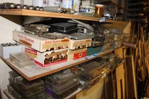 lot 406 image: contents of shelf see pics