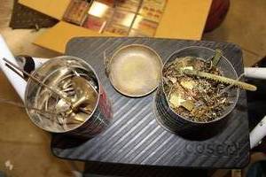 lot 408 image: Scrap brass and other metal from jewerely and other preview reccommended