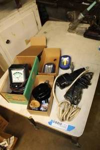 lot 418 image: Electric erasers lights honer tool and meter