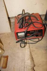 lot 453 image: Solid State Battery Charger Model SE-40