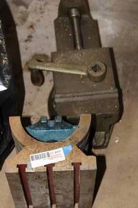 lot 466 image: Large machine vise and clamp