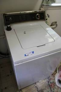 lot 219 image: Maytag Washing Machine Model A190