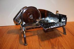lot 174 image: Rival Electric Food Slicer