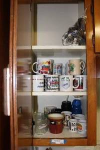 lot 170 image: Souvenir Coffee Mugs and Silverware Set