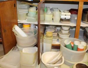 lot 168 image: Large Amount of Plastic Containers and Tupperware