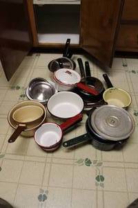 lot 161 image: Pans and Vintage Cookware