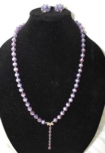 lot 509 image: Purple vintage Thermoset necklace and cluster clip earring set. Marked Japan. 14L w 2L extender.