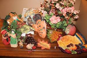 lot 61 image: Fall Decorations Signature Turkey Platter, The Wild Turkey Collectors Plate, Lighted Pumpkins and More