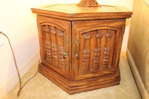 lot 67 image: Vintage Storage Hexagonal End Table, Matches lot 15