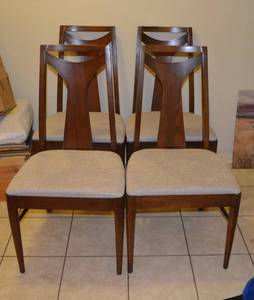 lot 46 image: 4 Uphlolstered Dining Chairs, Matches Lot 47