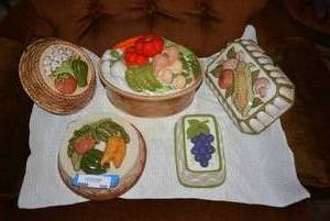 lot 100 image: Vegetable Ceramic Wall Hangings and Lidded Dish with Recipes, Pottery marked JM