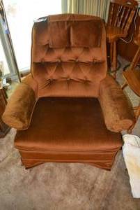 lot 101 image: Vintage Upholstered Reclining Arm Chair
