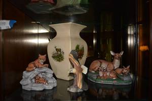 lot 139 image: Wild life Figurines and vase
