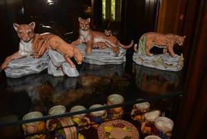 lot 140 image: PumaCougar figurines