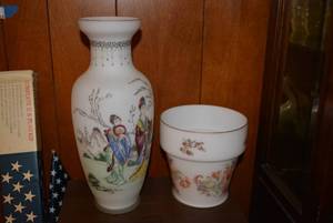 lot 152 image: Fine Glass vases made in Italy