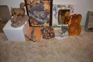 lot 226 image: Squirrel and nut lot including cracker