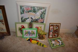 lot 228 image: Parrots, Parrakeets and Cockatoo  Dcor Lot