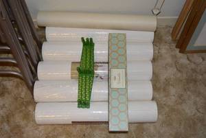 lot 231 image: Vanilla Scented Drawer Liner and 5 Rolls of Paintable Vinyl Wallcovering