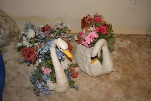 lot 233 image: Ceramic Swan Flower Vases