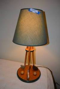 lot 235 image: Golf Themed Table Lamp