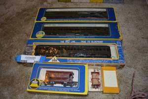 lot 246 image: AHM Train Car Models