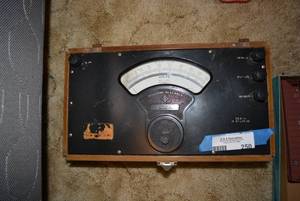lot 250 image: Sensitive Research Voltmeter Model Train Controller