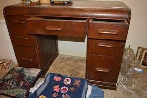 lot 264 image: Vintage Wooden Desk with Curved Top Edge