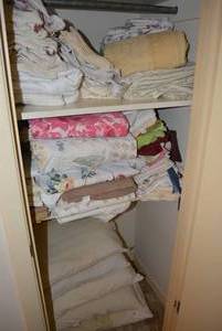 lot 287 image: Contents of Closet Pillows and Linens