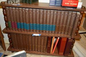 lot 334 image: Britannica Encyclopedia Set