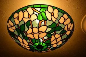 lot 349 image: Stained Glass Ceiling Light Shade, Green with White Flowers